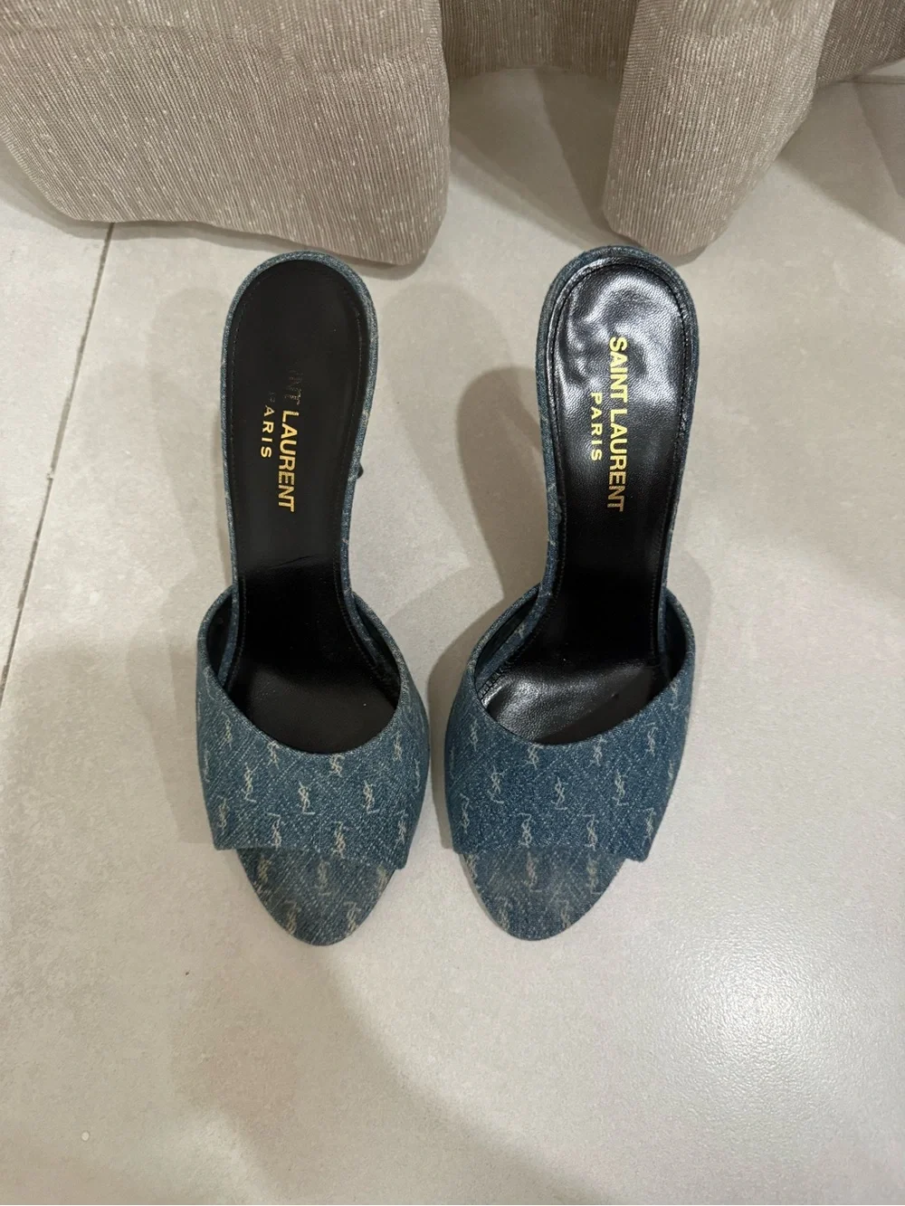Saint Laurent Denim Open-Toe Mule Heels in Blue LA 16 Cassandre - Picture 5 of 7